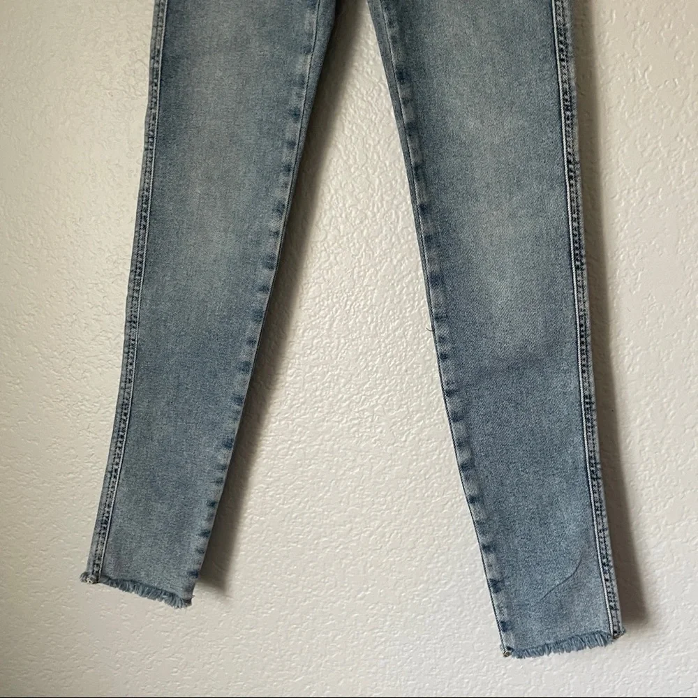 FREE PEOPLE , High Rise blue Jeans 24, NWT